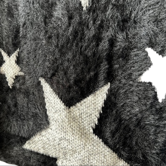 TORRID Oblong Scarf Black Allover Star New with tags.🧣 - Picture 6 of 9